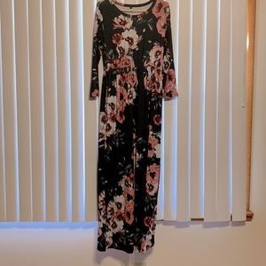 Women’s floral maxi dress size XXL gently worn cute and comfy